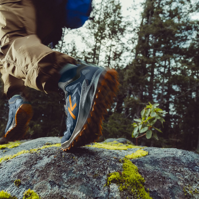 Zionic NXT Mid Herren Wandelschuhe Naval Academy/Bright Marigold